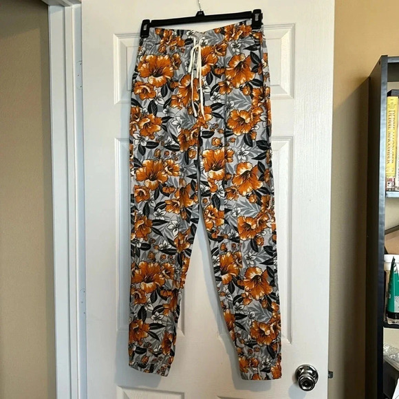 Urban Outfitters women’s gray floral tropical print jogger pants size small - Picture 2 of 11